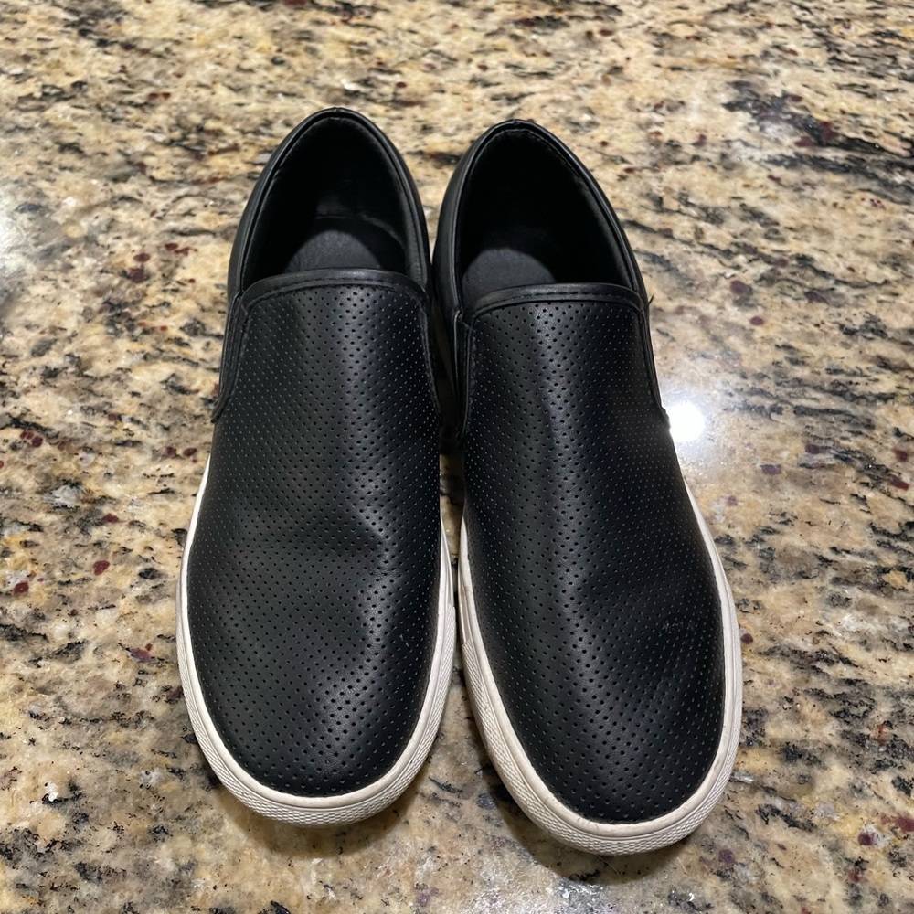 Shoes - Picture 3 of 4